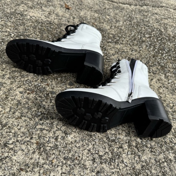 Marc Fisher Women's Sz 8 M Laboni Boot White Leather Combat With Black Lug Sole - Picture 12 of 15